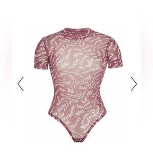 SKIMS NWT Summer Mesh T-Shirt Bodysuit Raspberry Swirl Limited edition RARE